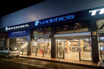 Vadebicis reinaugura su tienda de Telde